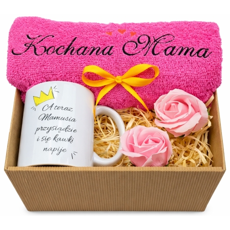 Zestaw prezentowy dla mamy z ręcznikiem Kochana Mama i kubkiem – prezent na Dzień Matki
