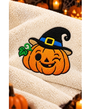Ręcznik na Halloween z dynią i imieniem