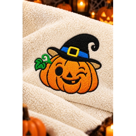 Ręcznik na Halloween z dynią i imieniem