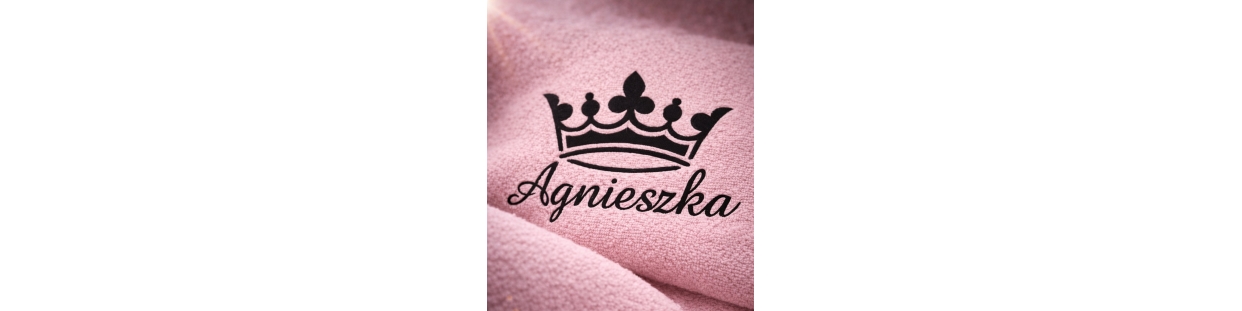 Ręcznik dla niej z imieniem – personalizowany prezent